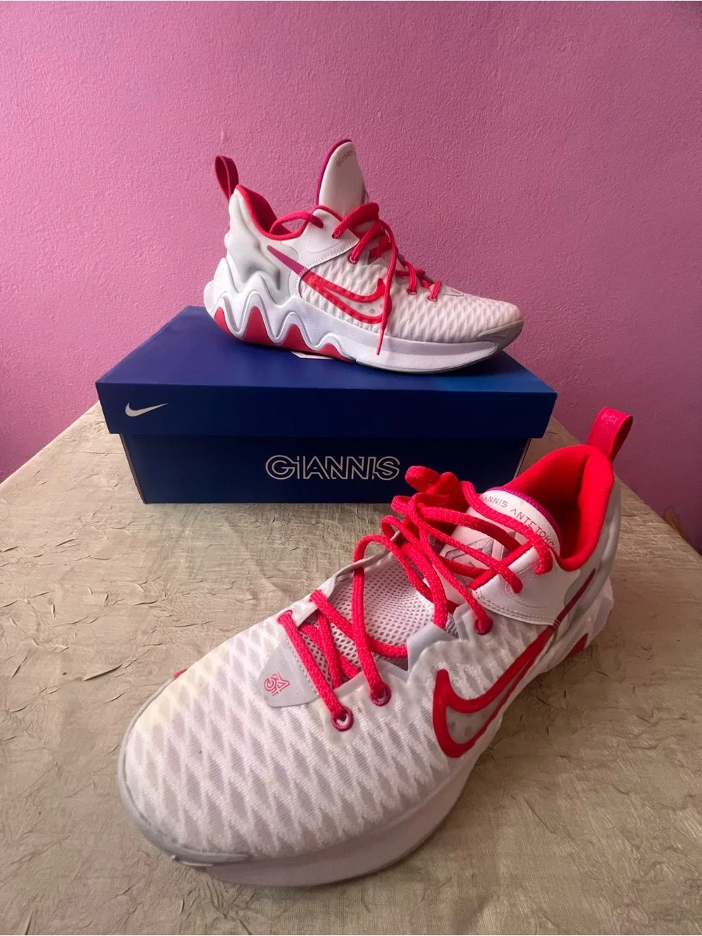 Nike Giannis Immortality 3 White Pink Basketball Shoes Men’s Size 10